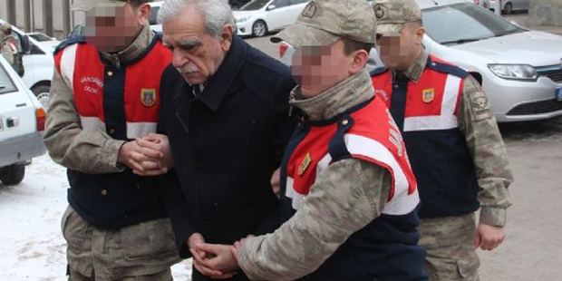 Ahmet Türk cezaevinde kötü muamele görmediğini söyledi