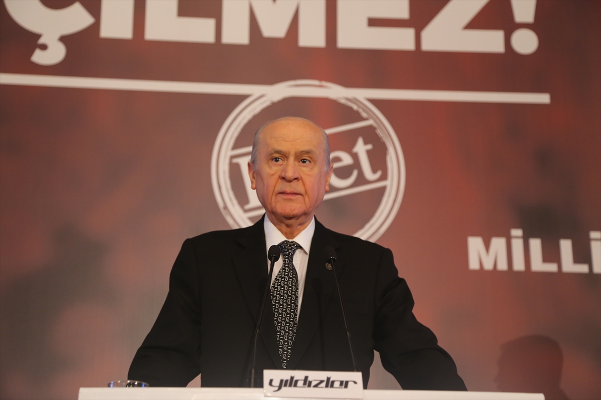 Bahçeli, akademisyenlere geçmişi hatırlattı