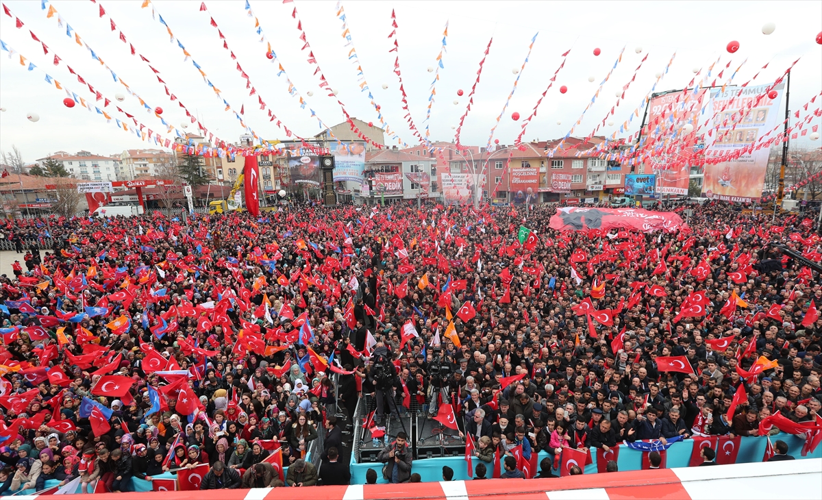 Başbakan'dan Hürriyet'in manşetine tepki