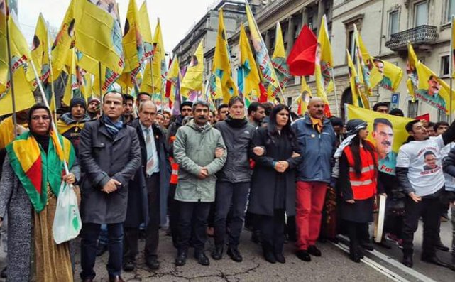 Dilek Öcalan İtalya'da PKK yürüyüşünde