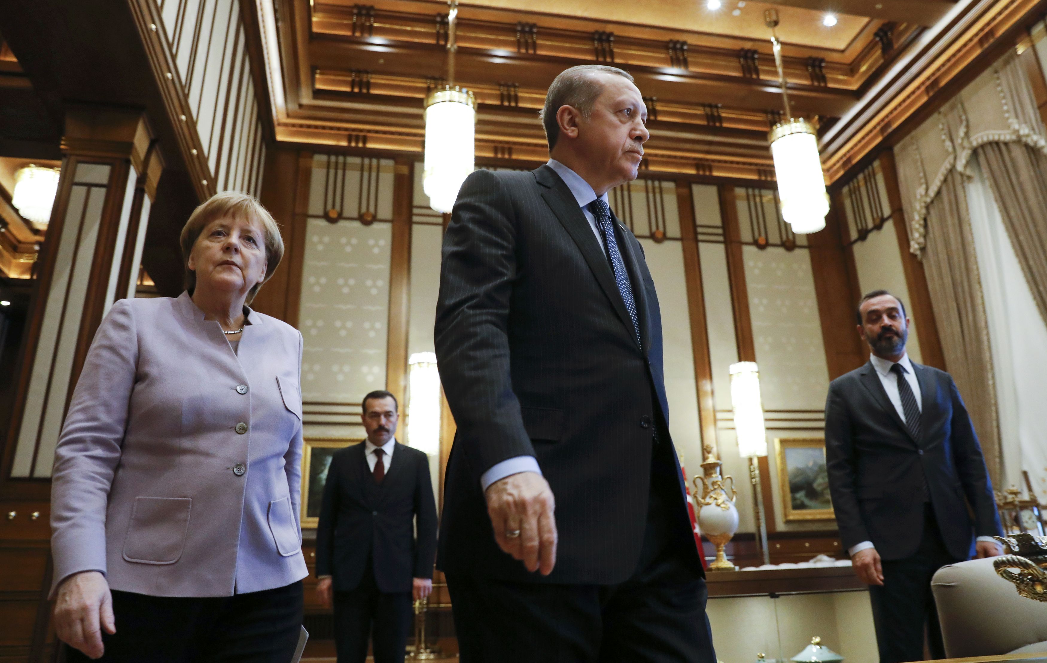 Erdoğan'dan Merkel'in İslamist terör sözüne tepki