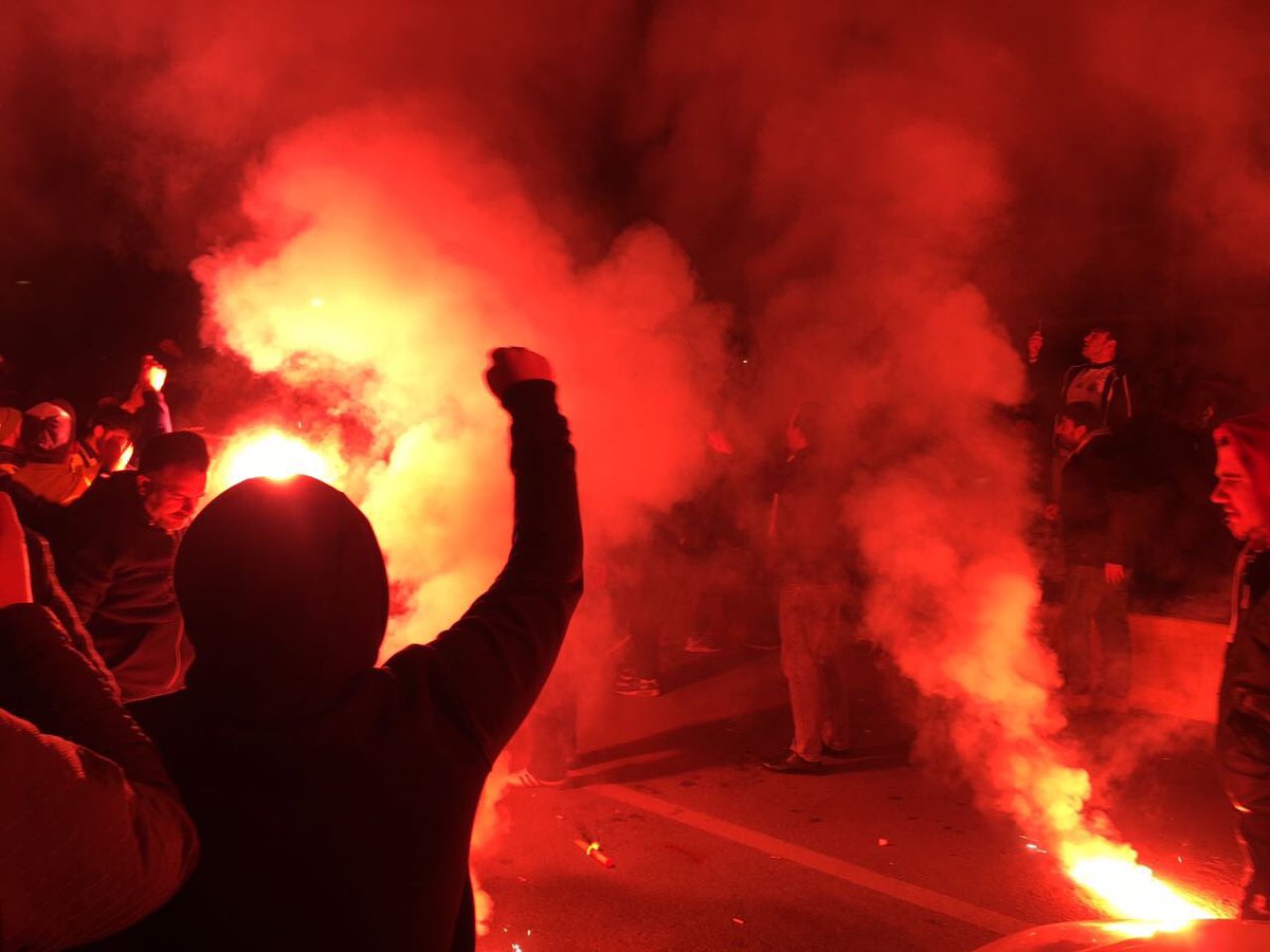 Fenerbahçe taraftarından Sabiha Gökçen'de protesto