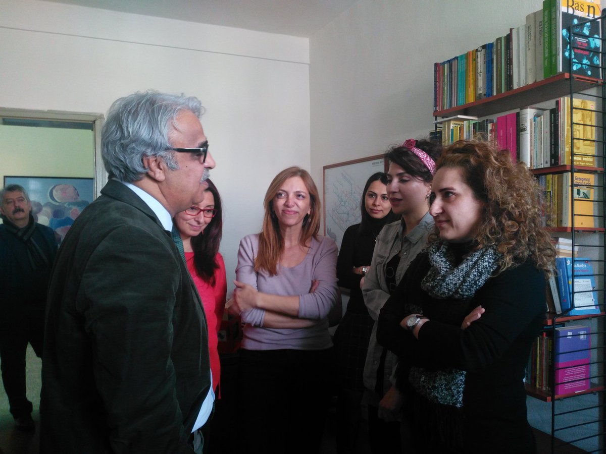 HDP'liler ihraç edilen akademisyenleri ziyaret etti