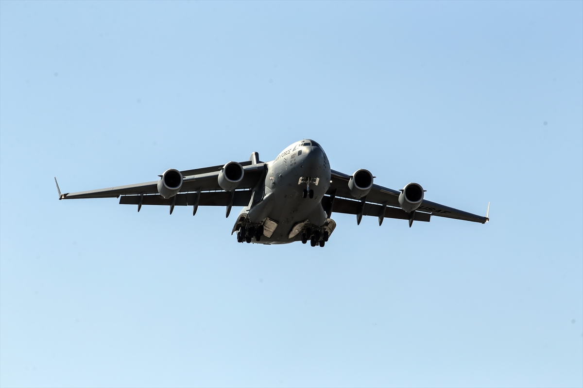 İncirlik Üssü'nde yoğun hava trafiği