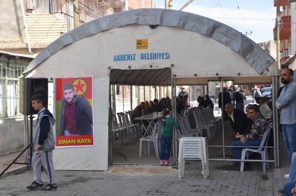 Teröriste taziye çadırı kuran işçiler kovuldu