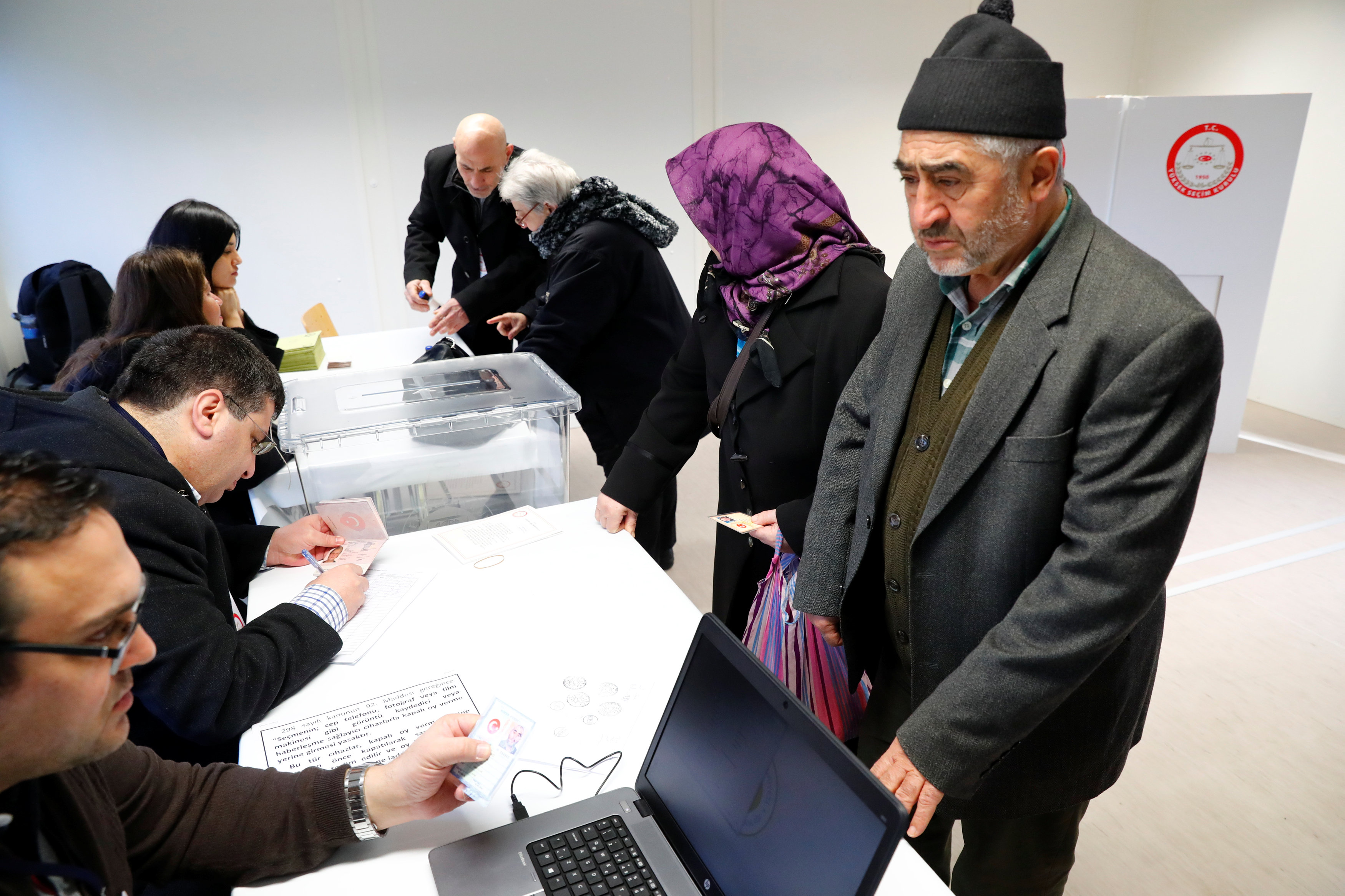 Almanya'da yaşayan Türkler sandık başında