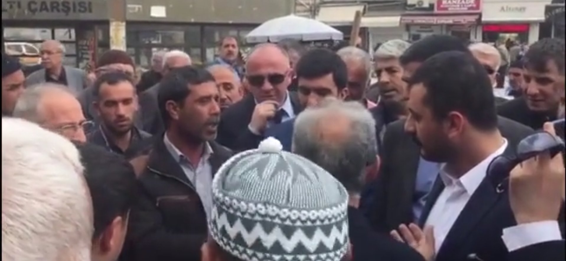 Diyarbakır'da CHP'li Eren Erdem'e tepki