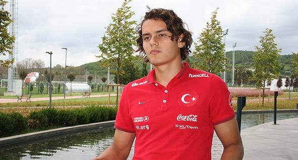 Fenerbahçenin gözü Enes Ünal’da