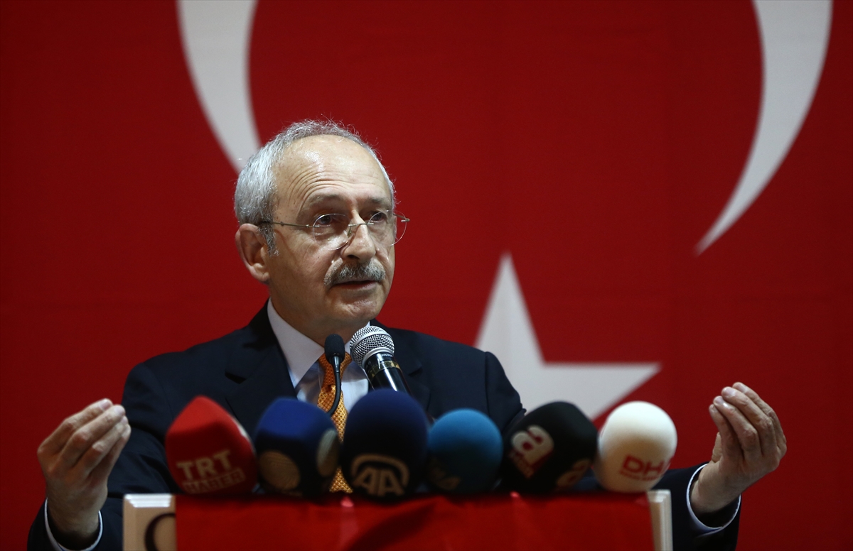 Kılıçdaroğlu muhtarlarla bir araya geldi