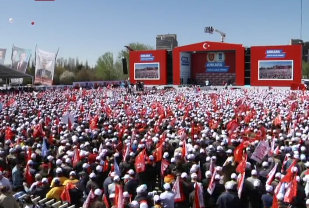 Ankara'da Erdoğan ile Yıldırım'a yoğun ilgi