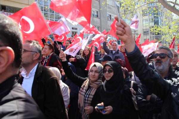 Deniz Baykal'dan ilginç referandum çağrısı