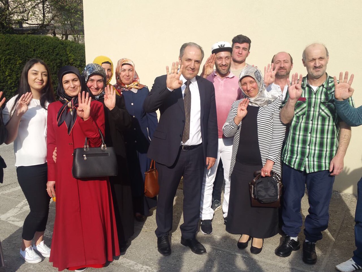 Mustafa Yeneroğlu: Yurtdışı seçmenin tercihi Evet