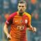 Podolski gidecek ama…