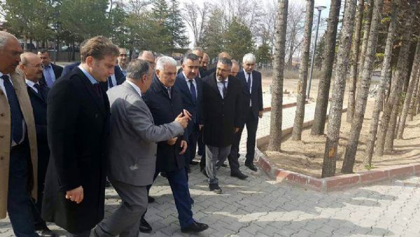 Başbakan Yıldırım'dan şehit Halisdemir'e dua