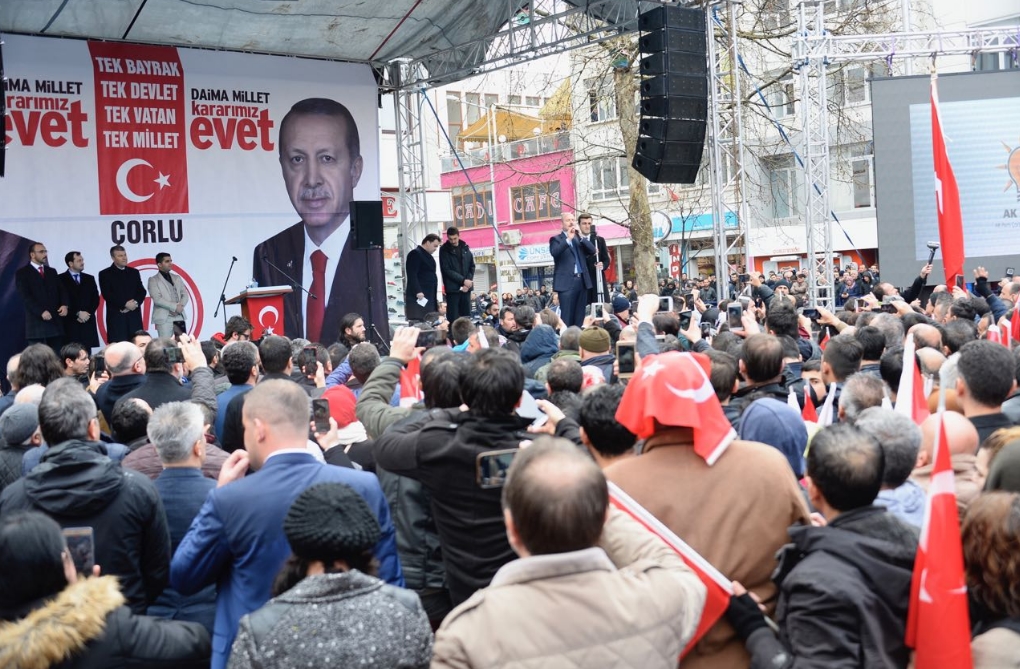 Güneydoğu'da esnaf HDP'li vekilleri protesto ediyor
