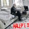 Halep’te yıkılan mahallesine dönen adam